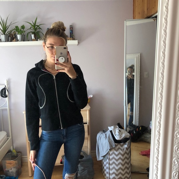 Lululemon sweater - Picture 1 of 3